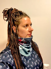 Ielādēt video galerijas pārlūkā, Women's A-line running skirt with an ombre (burgundy and pink) base and a Strelitzia floral pattern. The skirt has built-in black mid-length shorts with side pockets and a zipper pocket on the back.