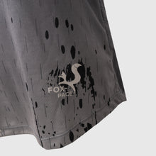 Ielādēt video galerijas pārlūkā, Women's A-line running skirt with an ombre (burgundy and pink) base and a Strelitzia floral pattern. The skirt has built-in black mid-length shorts with side pockets and a zipper pocket on the back.