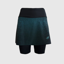Ielādēt video galerijas pārlūkā, Blue and emerald printed running skirt with black inner shorts and three pockets, ideal for activewear.