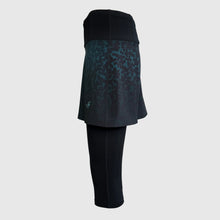 Ielādēt video galerijas pārlūkā, Emerald and ocean blue printed running skirt with black capri leggings, featuring pockets and flatlock seams.