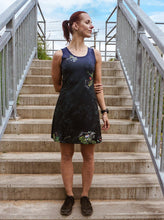 Ielādēt video galerijas pārlūkā, black crop top, sportwear, tank top, nike, adidas ,reebok, puma, comfortable, running, trail , hike, active, printed top, back pocket, profesional sport, underwear, sleeveless, black, top, fox-pace, ultramarathon, running skirt, running dress, printed skirt, nike,adidas,reebok, tenis, run, atletic,