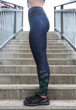 Ielādēt video galerijas pārlūkā, black crop top, sportwear, tank top, nike, adidas ,reebok, puma, comfortable, running, trail , hike, active, printed top, back pocket, profesional sport, underwear, sleeveless, black, leggings, printed leggings, high waste,, fox-pace, ultramarathon, `