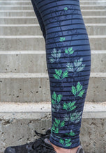 Ielādēt video galerijas pārlūkā, black crop top, sportwear, tank top, nike, adidas ,reebok, puma, comfortable, running, trail , hike, active, printed top, back pocket, profesional sport, underwear, sleeveless, black, leggings, printed leggings, high waste,, fox-pace, ultramarathon,