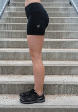 Load image into Gallery viewer, fitted design, wide waistband, gusseted crotch, one zipped and two back pockets, flatlock seams, reflective logo, four-way stretching material, silicone leg-grippers,