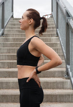 Ielādēt video galerijas pārlūkā, black crop top, sportwear, tank top, nike, adidas ,reebok, puma, comfortable, running, trail , hike, active, printed top, back pocket, profesional sport, underwear, sleeveless, black, top, fox-pace, ultramarathon,