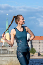 Ielādēt video galerijas pārlūkā, Printed racerback tank top - OCEANSIDE - Fox-Pace