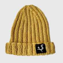 Ielādēt video galerijas pārlūkā, Knitted merino wool beanie with a reflective thread line and logo - BLAZE - Fox-Pace