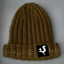 Ielādēt video galerijas pārlūkā, Knitted merino wool beanie with a reflective thread line and logo - BLAZE - Fox-Pace