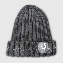 Ielādēt video galerijas pārlūkā, Knitted merino wool beanie with a reflective thread line and logo - BLAZE - Fox-Pace