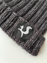 Ielādēt video galerijas pārlūkā, Knitted merino wool beanie with a reflective thread line and logo - BLAZE - Fox-Pace