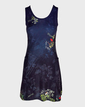 Ielādēt video galerijas pārlūkā, black crop top, sportwear, tank top, nike, adidas ,reebok, puma, comfortable, running, trail , hike, active, printed top, back pocket, profesional sport, underwear, sleeveless, black, top, fox-pace, ultramarathon, running skirt, running dress, printed skirt, nike,adidas,reebok, tenis, run, atletic,